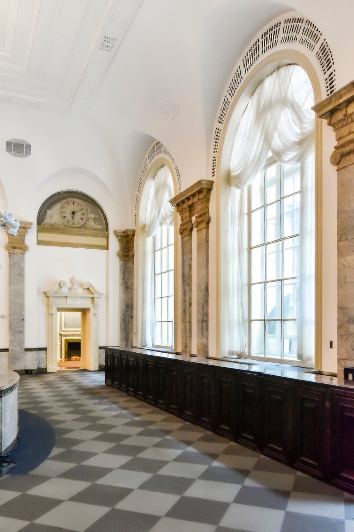 Empty 48 Wall Street