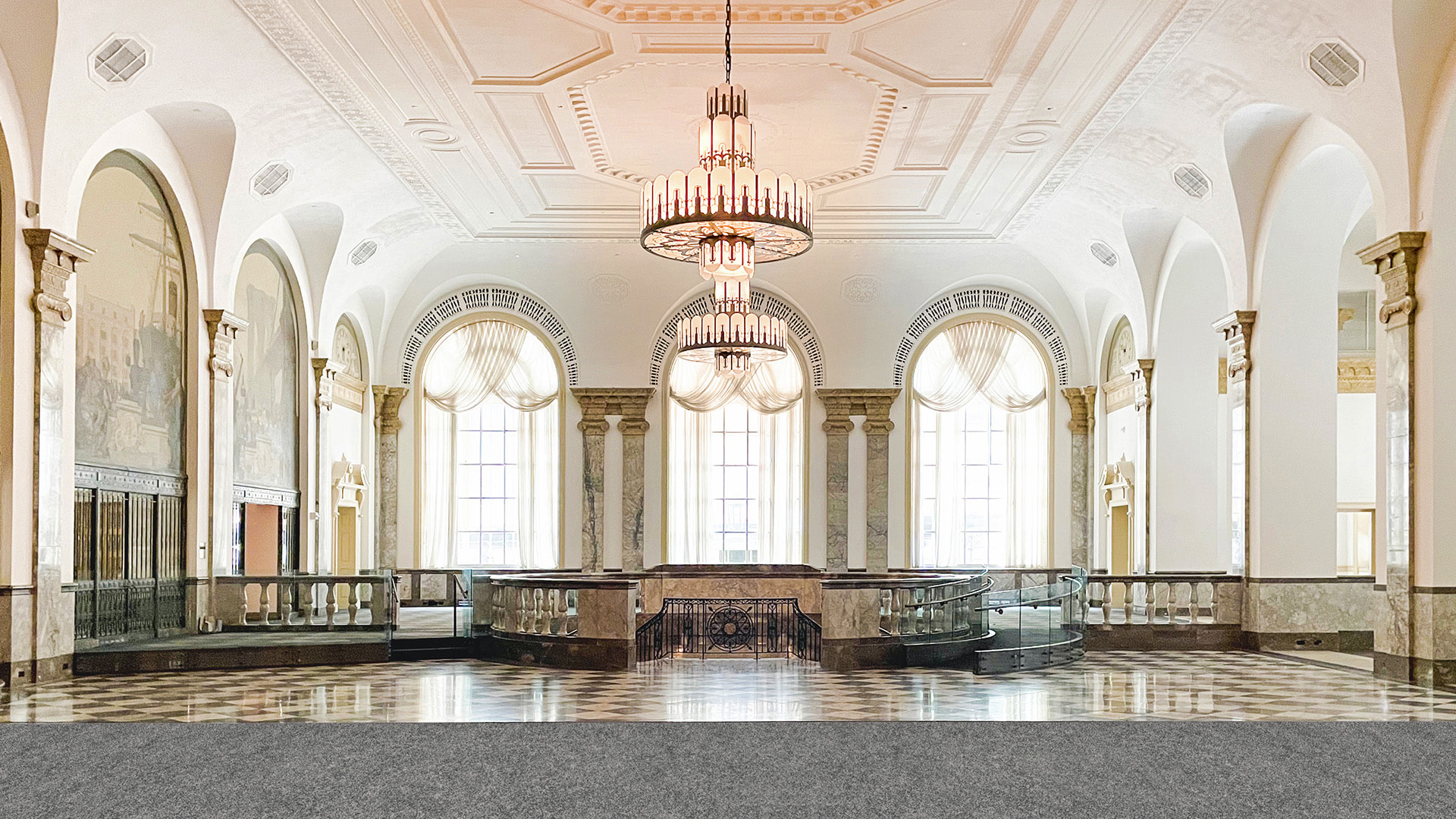 Grand Mezzanine
Banking Hall
